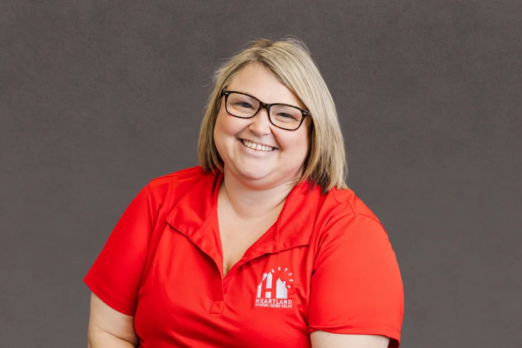 leanne unger headshot-heartland roofing-des moines